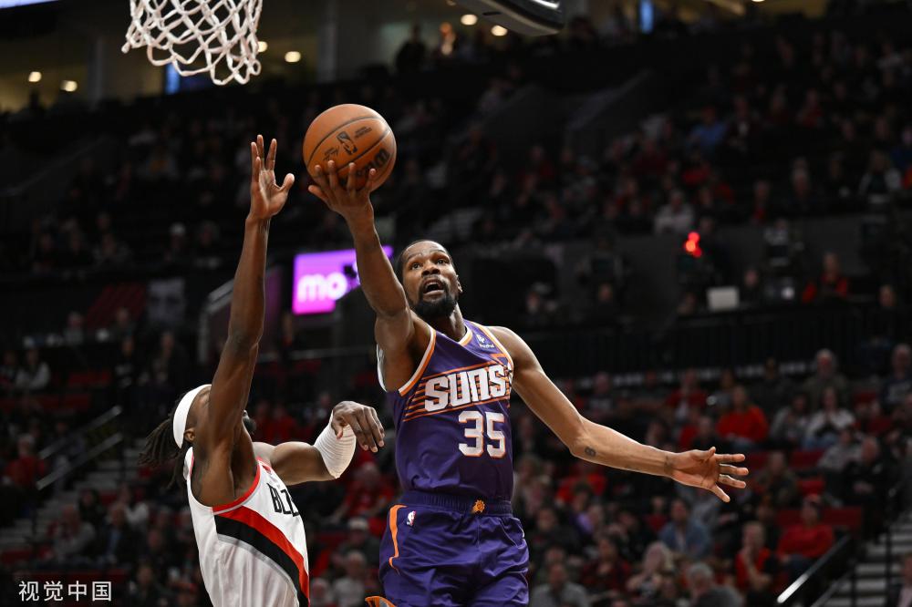 年纪轻轻 年纪轻轻